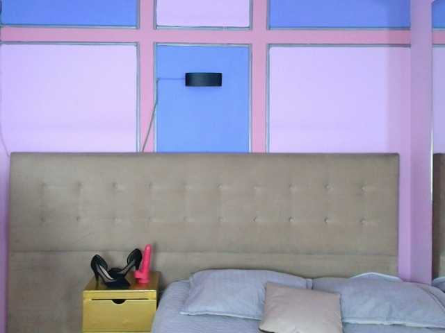 le modèle Melannyy-- est en webcam porno dans un show sur le site bongacams, il possède les tags suivants: Latino/Hispanic,Brunette,Trimmed