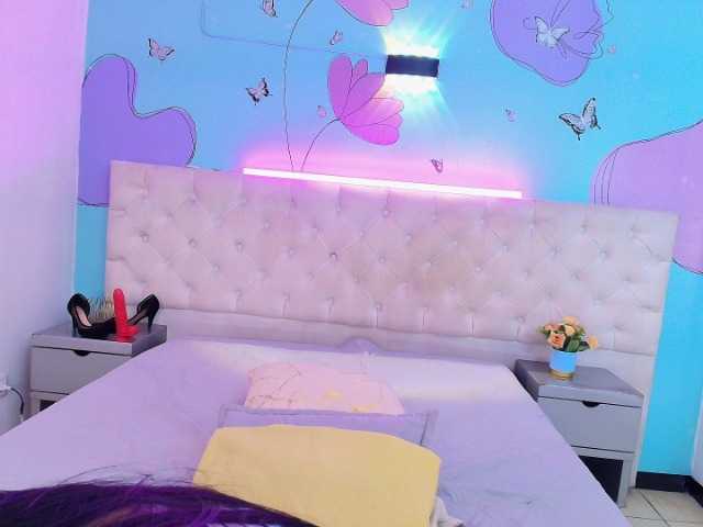 Melannyy--'s BongaCams show and profile