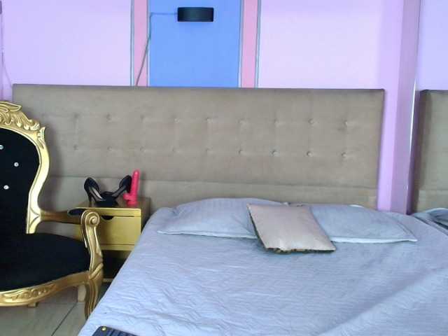 Melannyy--'s BongaCams show and profile