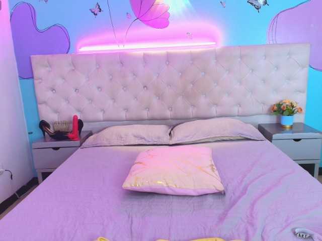 Melannyy--'s BongaCams show and profile