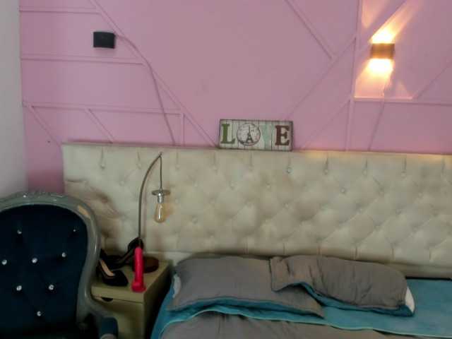 Melannyy-- live cam profile