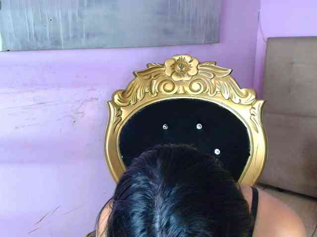 Melannyy-- Melannyy--