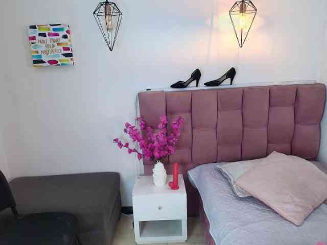 Melannyy-- Live Webcam on BongaCams