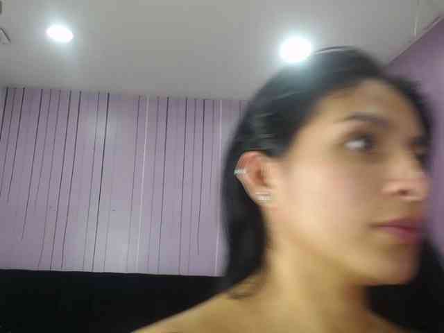 Melannyy-- Live Webcam on BongaCams