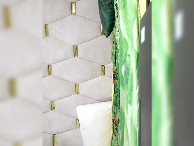 Finebubblyassie's BongaCams show and profile