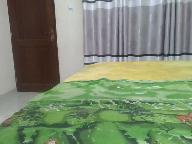 Finebubblyassie's BongaCams show and profile