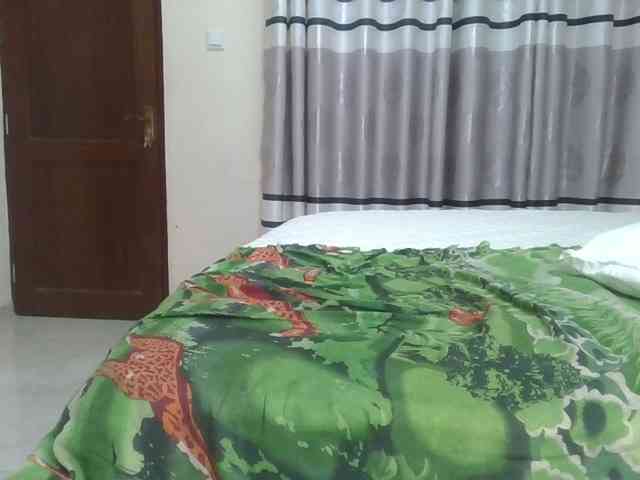 Finebubblyassie webcam