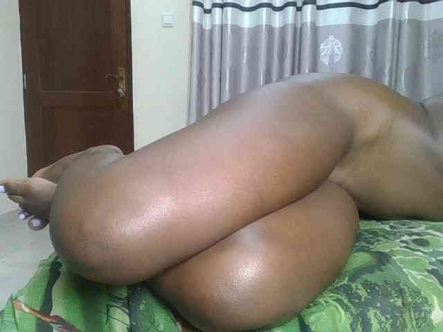 Finebubblyassie webcam