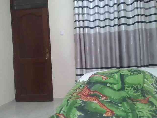 Finebubblyassie webcam