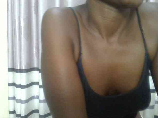 Finebubblyassie webcam