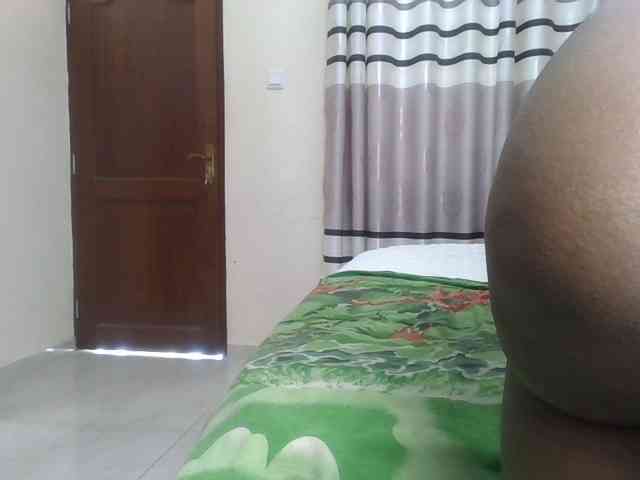 Finebubblyassie webcam