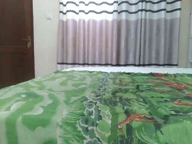 Finebubblyassie webcam