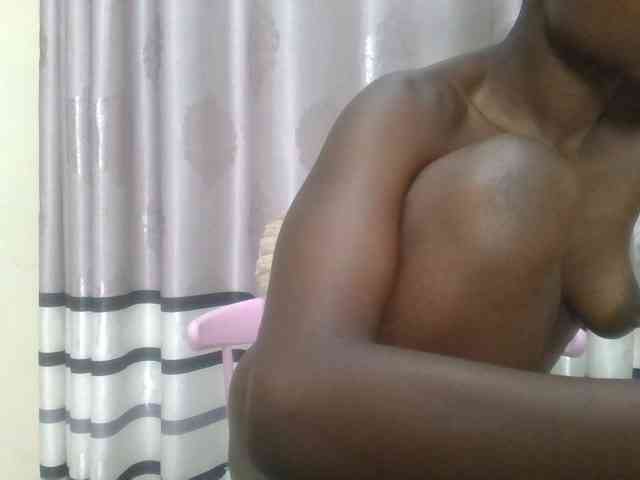 Finebubblyassie webcam