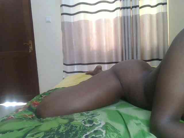 Finebubblyassie webcam