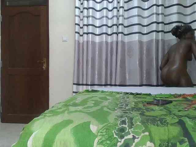 Finebubblyassie webcam