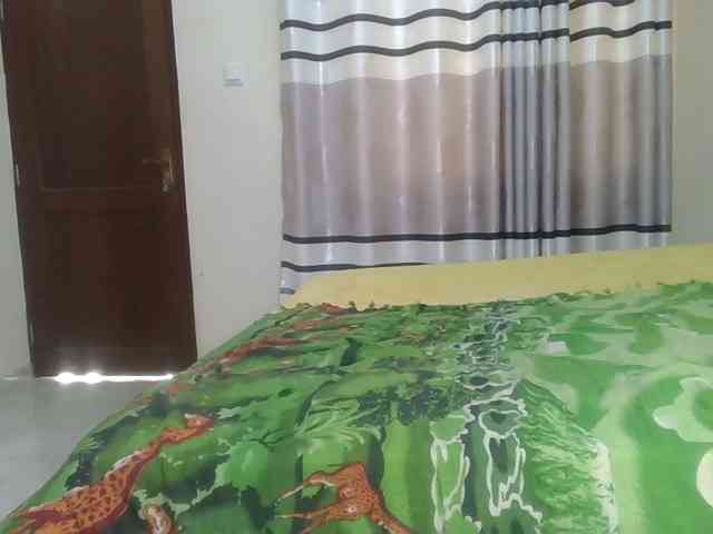 Finebubblyassie webcam