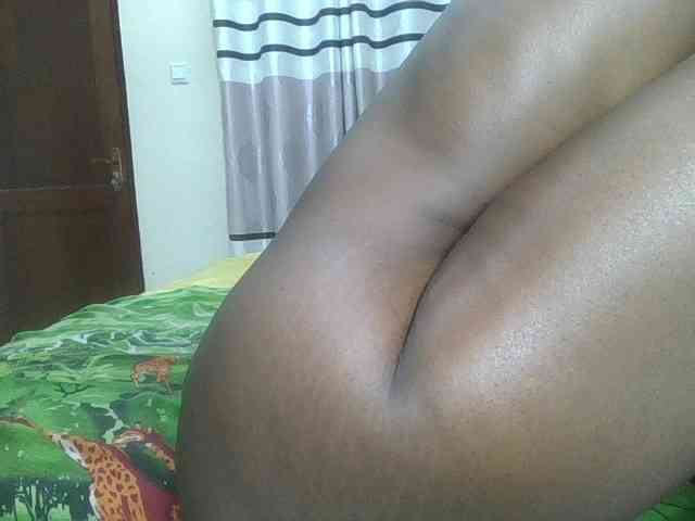 Finebubblyassie webcam