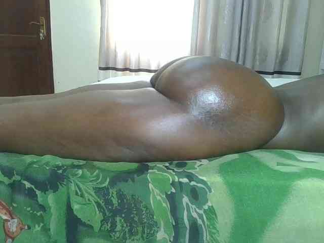 Finebubblyassie webcam