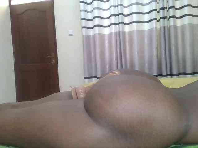 Finebubblyassie webcam