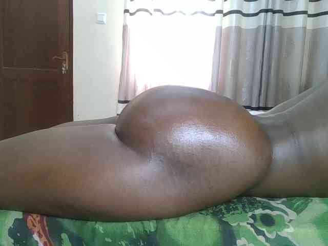 Finebubblyassie webcam