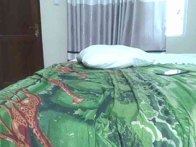 Finebubblyassie webcam