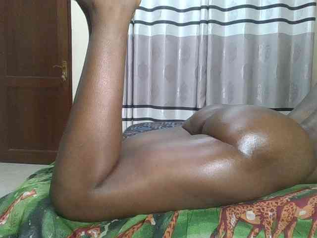 Finebubblyassie webcam