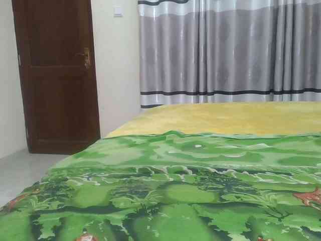 Finebubblyassie webcam