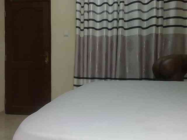 Finebubblyassie Live Webcam on BongaCams