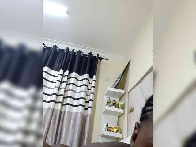 Finebubblyassie webcam