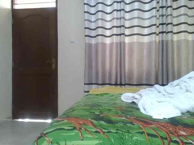 Finebubblyassie webcam