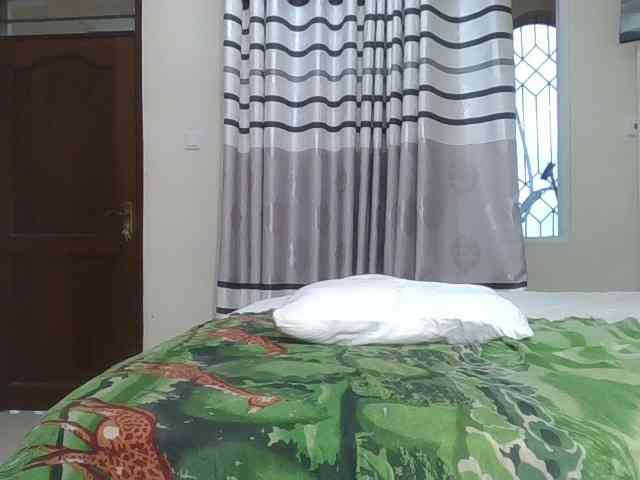 Finebubblyassie webcam