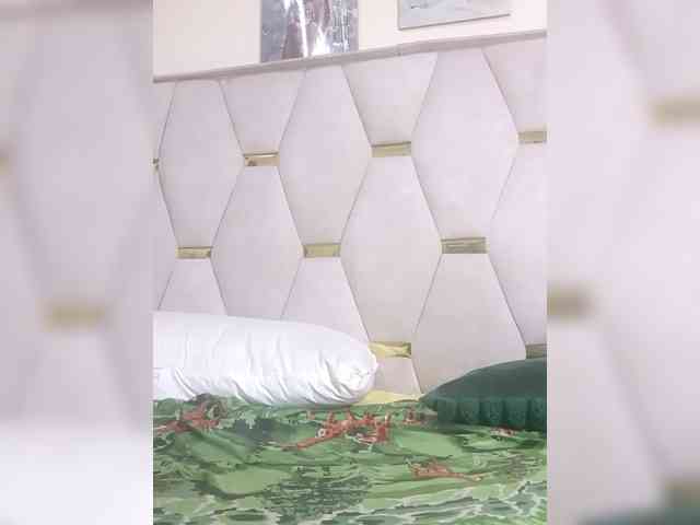 Finebubblyassie webcam