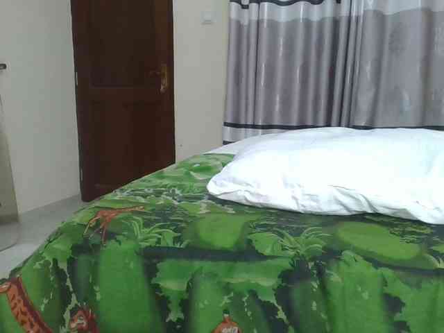 Finebubblyassie webcam