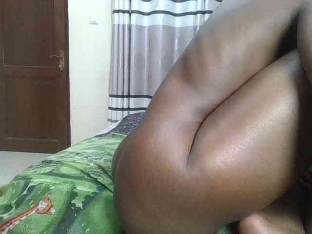 Finebubblyassie webcam