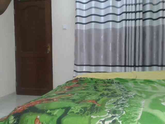 Finebubblyassie webcam