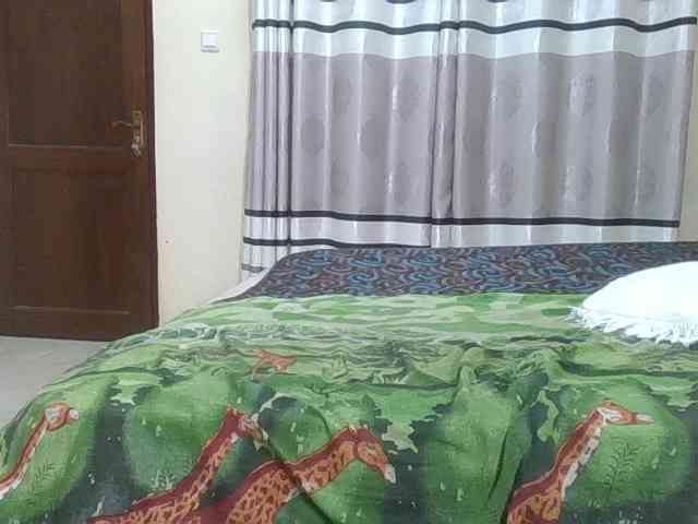 Finebubblyassie webcam