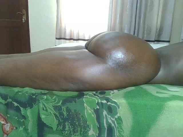 Finebubblyassie webcam