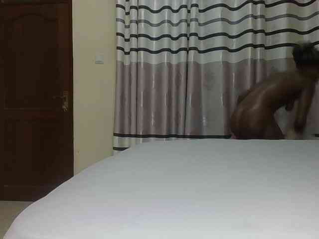 Finebubblyassie Live Webcam on BongaCams