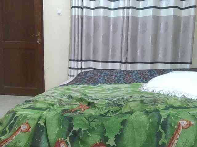 Finebubblyassie webcam