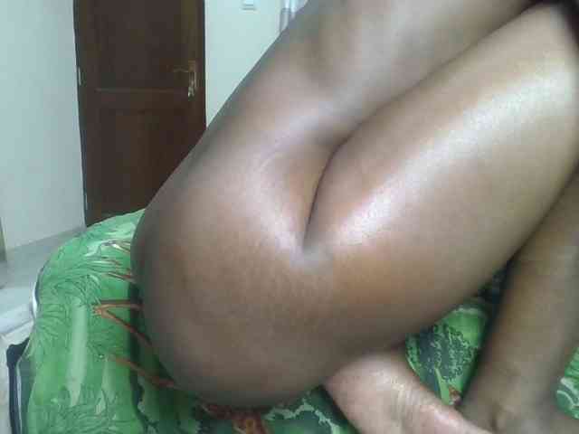 Finebubblyassie webcam