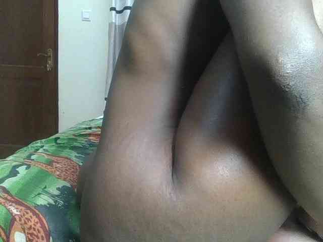 Finebubblyassie webcam