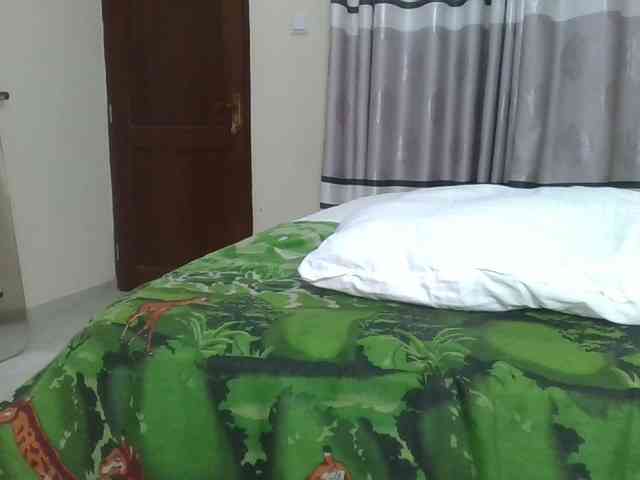 Finebubblyassie webcam