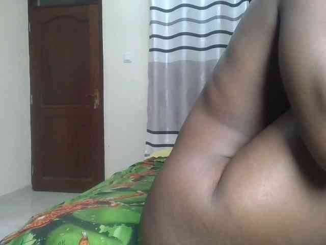 Finebubblyassie webcam