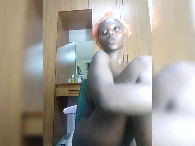 Finebubblyassie webcam