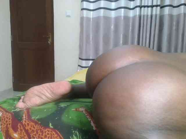 Finebubblyassie webcam