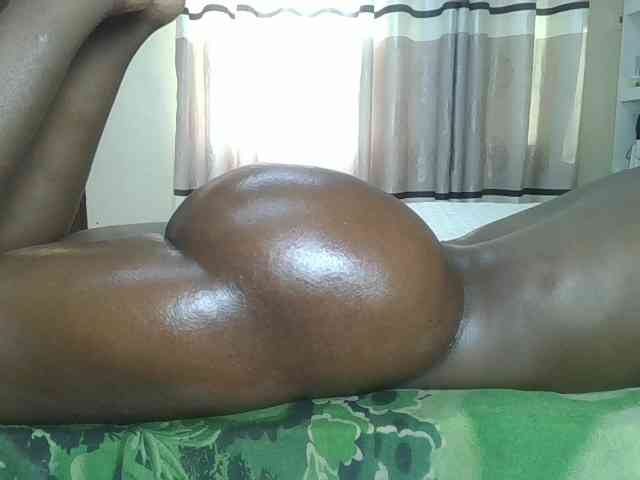 Finebubblyassie webcam