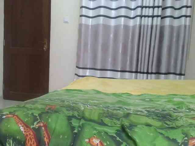 Finebubblyassie webcam