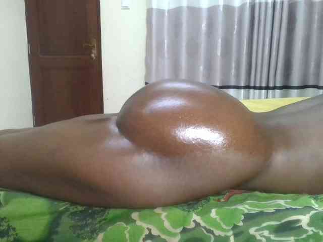 Finebubblyassie webcam