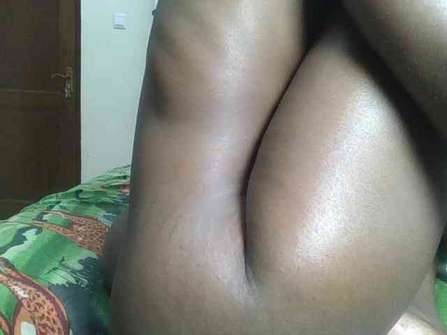 Finebubblyassie webcam