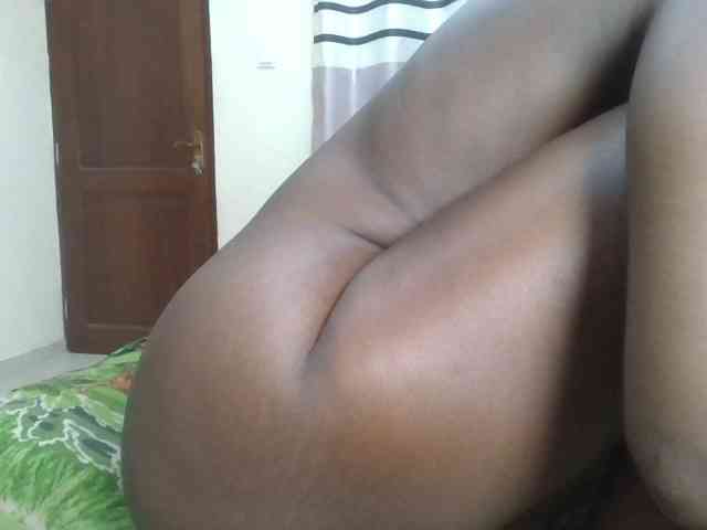 Finebubblyassie webcam